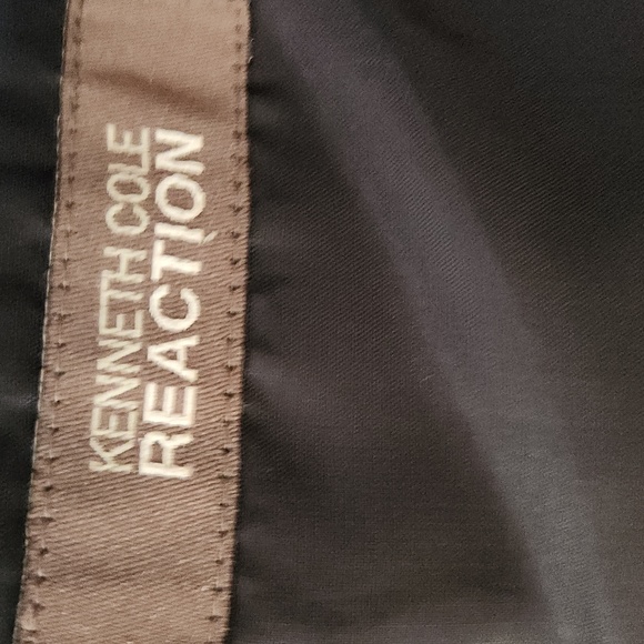 Kenneth Cole 33x32 two piece mens suit - Picture 3 of 11